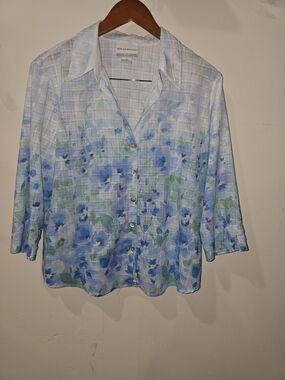 Alfred Dunner Blue Floral Button-Front Women's Top